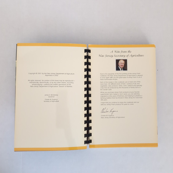 Lot of 2 New Jersey Cookbooks Jersey Fresh/Vegetable Growers Association of NJ - Picture 14 of 16